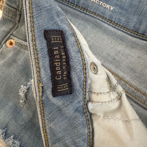 Women’s Universal Threads high rise skinny jeans.
Size 6/28r - Picture 3 of 9